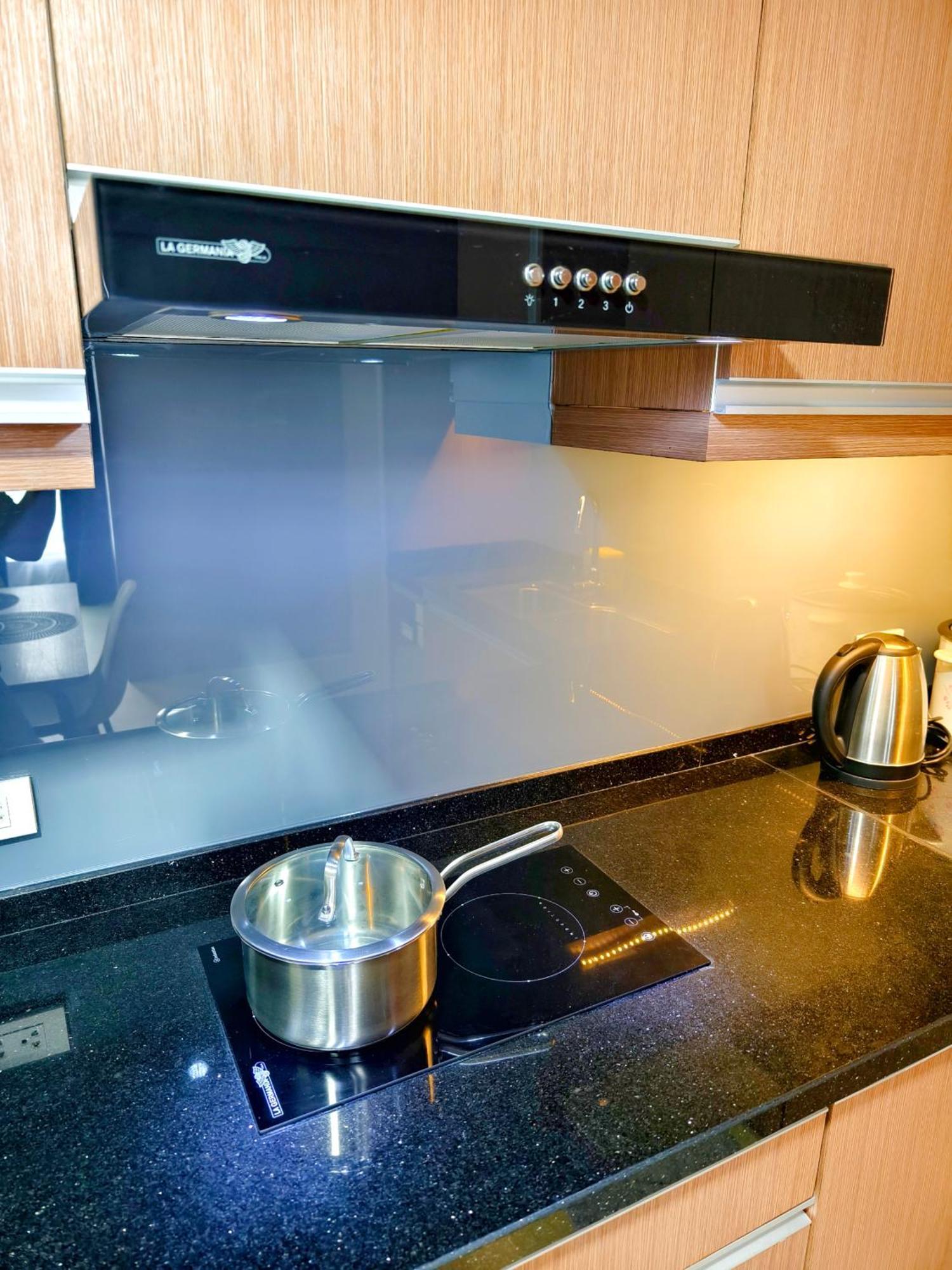 Apartment Avida Towers It Park 1bedroom Unit Queen Bed